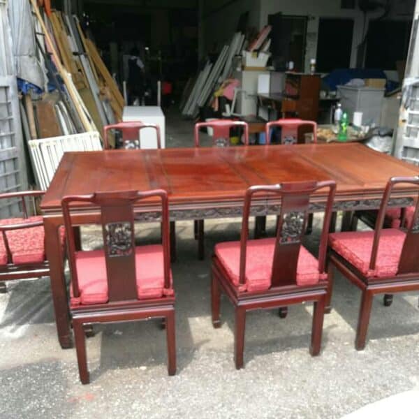Rosewood Extendable Dining Table with 8 Chairs