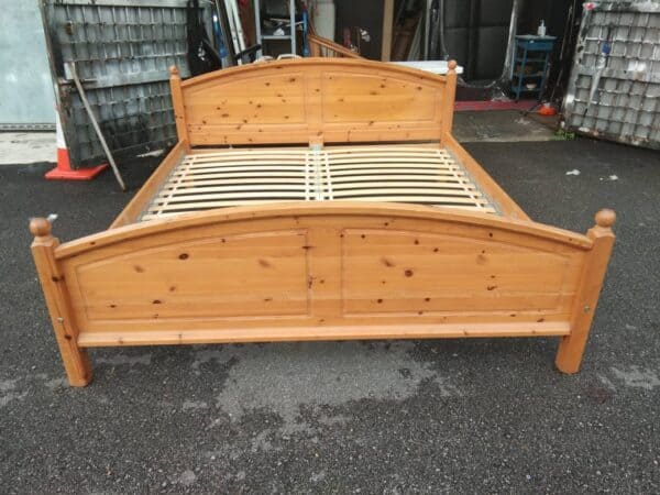 pine wooden king size bed frame