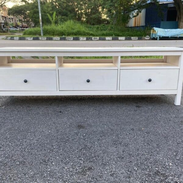 ikea hemnes tv console with 3 drawers in white